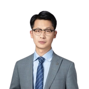李成博-removebg-preview.png